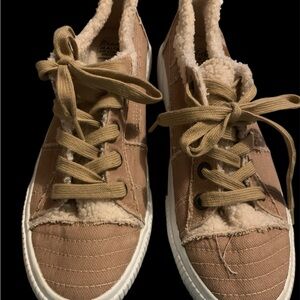 Malibu Tan Sneakers with Faux Fur Lining